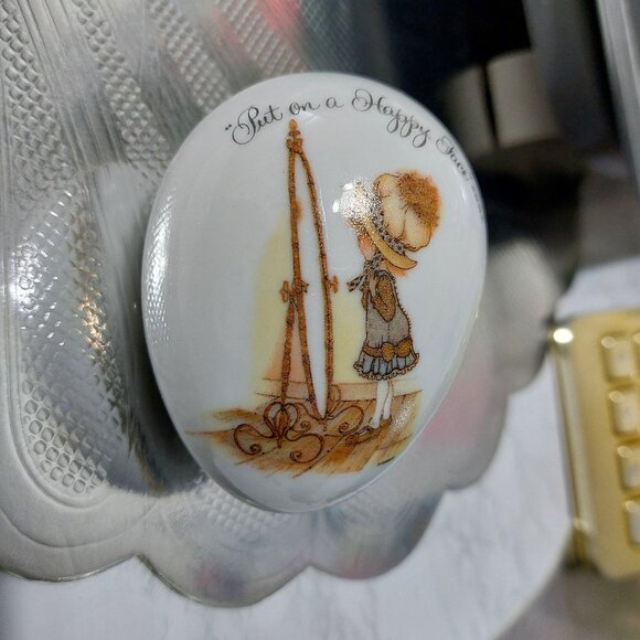 Holly Hobbie Genuine Porcelain Set Small Vase Decor Mini Jewelry Organizer Plate - Picture 9 of 15